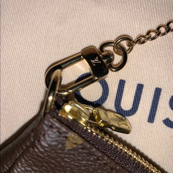 New Louis Vuitton Mini Pochette - Picture 4 of 6